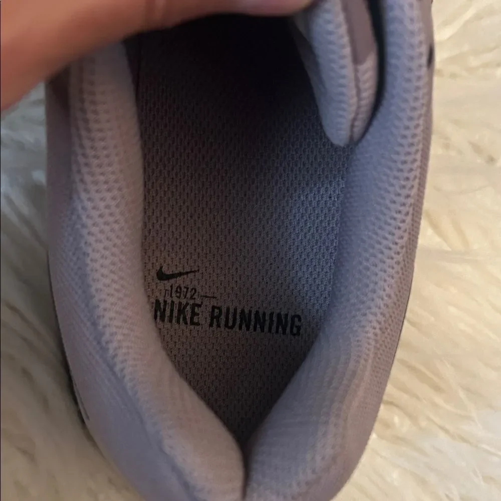Nike Women's Lavender Running Shoe swift 3 size 8.5